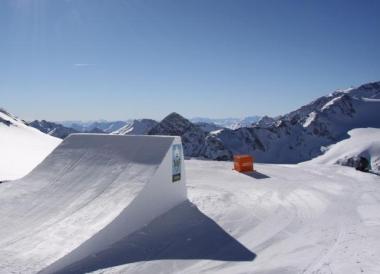 Snowpark Moreboards Stubai Zoo - rampa